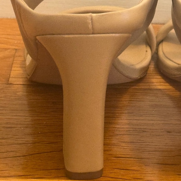 VINCE Quinn Leather Sandals Tan Nude Block Heels Shoes Size 7.5 7 1/2 Designer - Picture 7 of 14